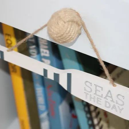 Explorer's Rest Argassi